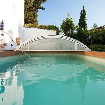 Tuguest Pool House Albaicin * Granada